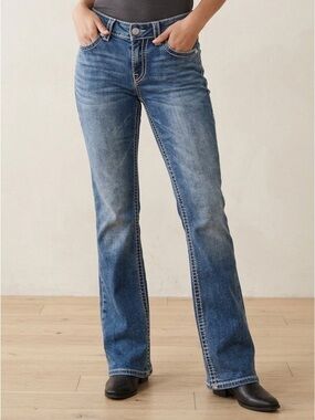 Silver Jeans SUKI Women's Slightly flared Faded look medium washed jeans 31x34